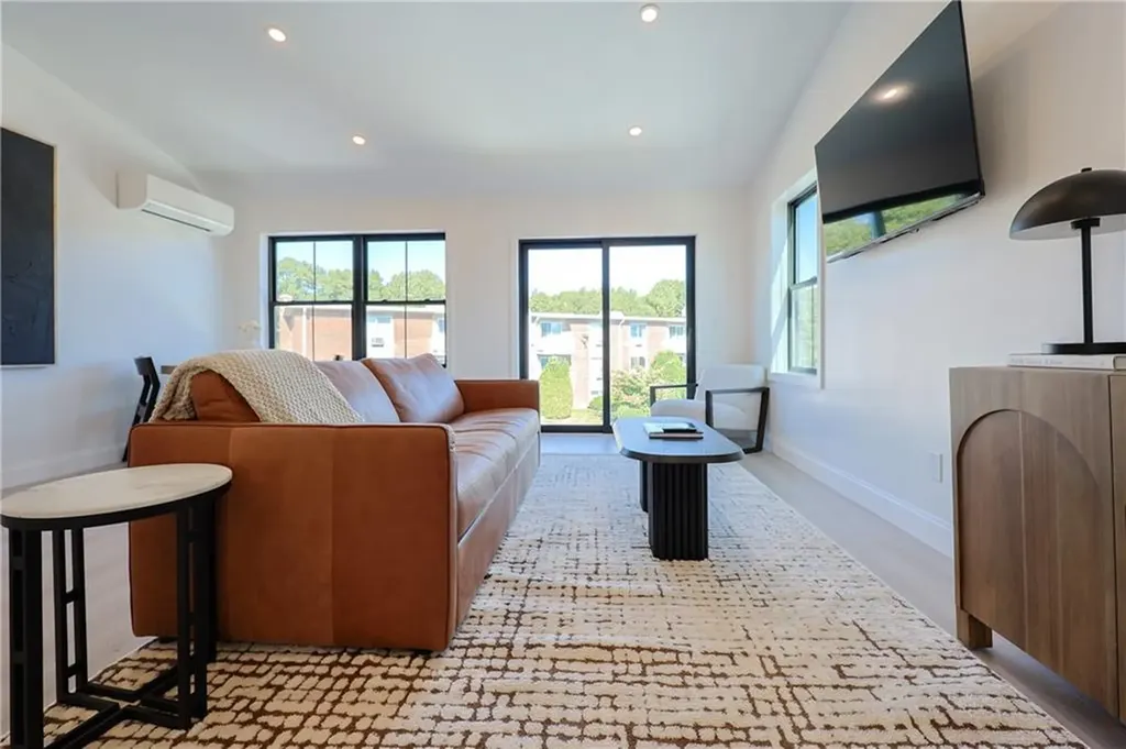 1369 Park Avenue Cranston RI 02920