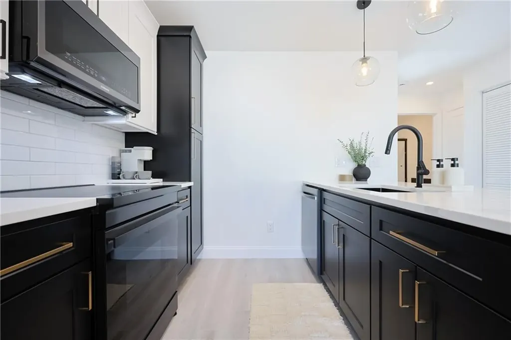 1369 Park Avenue Cranston RI 02920