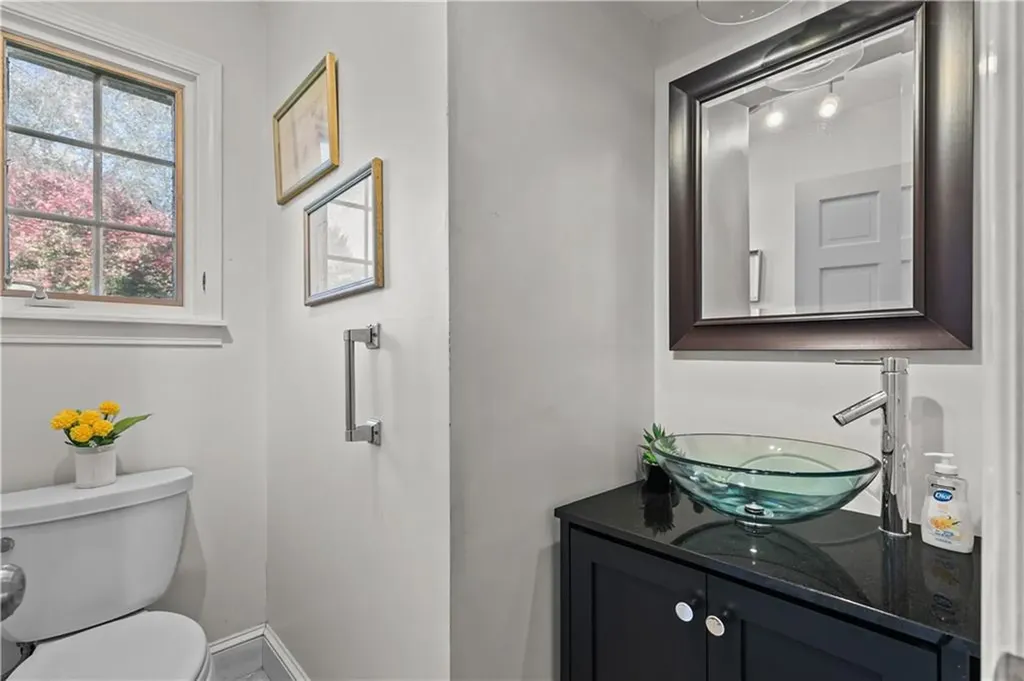 232 Taylor Road Portsmouth RI 02871