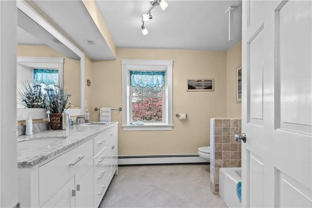232 Taylor Road Portsmouth RI 02871