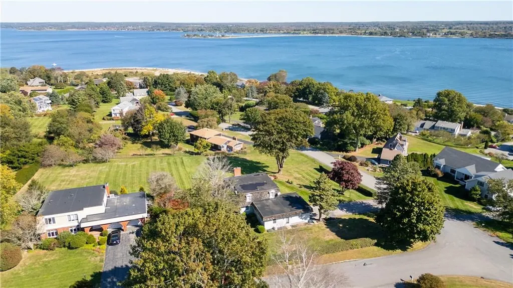 232 Taylor Road Portsmouth RI 02871