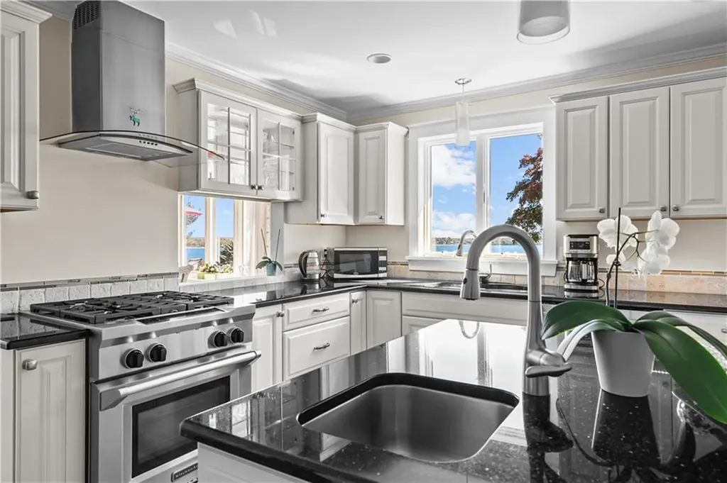 232 Taylor Road Portsmouth RI 02871