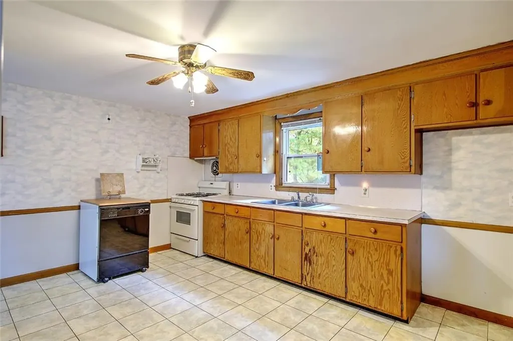 7 Crest Drive Lincoln RI 02865