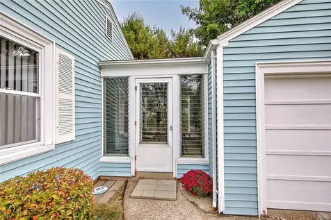 7 Crest Drive Lincoln RI 02865