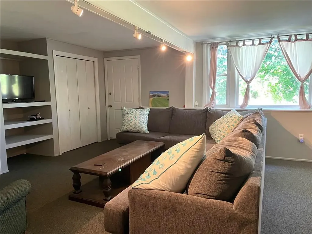 119 Edgewater Road Narragansett RI 02882