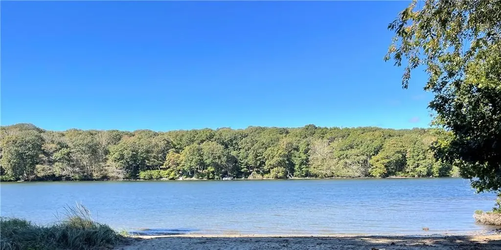 119 Edgewater Road Narragansett RI 02882