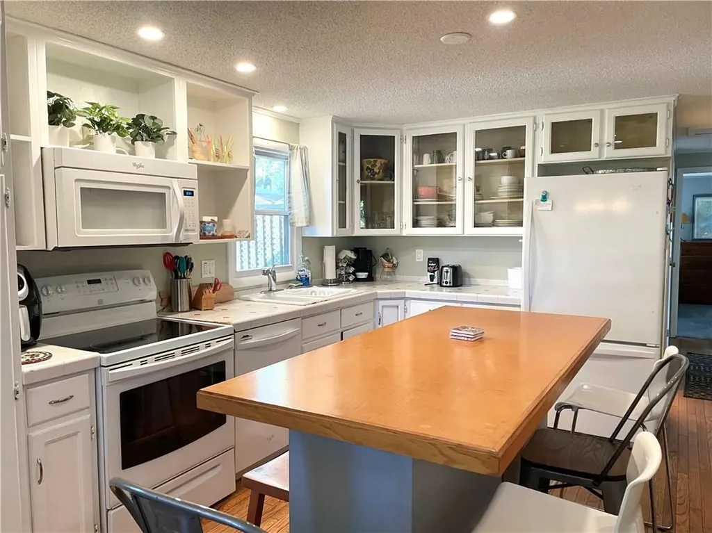 119 Edgewater Road Narragansett RI 02882