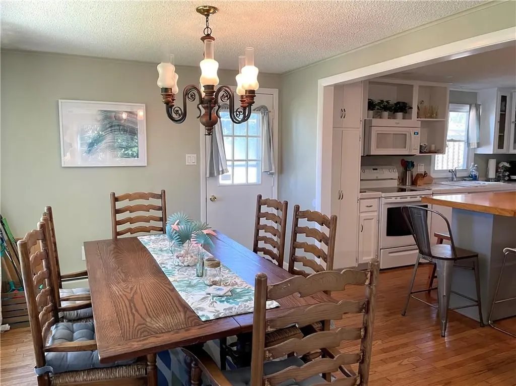 119 Edgewater Road Narragansett RI 02882