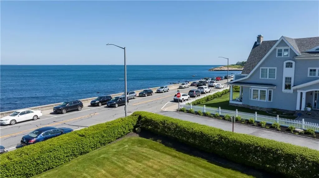 121 Ocean Road Narragansett RI 02882