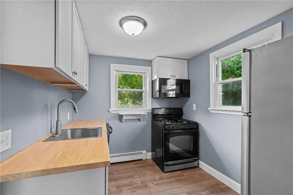 136 Riverside Avenue Warwick RI 02889