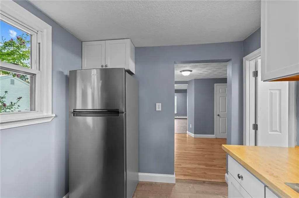 136 Riverside Avenue Warwick RI 02889