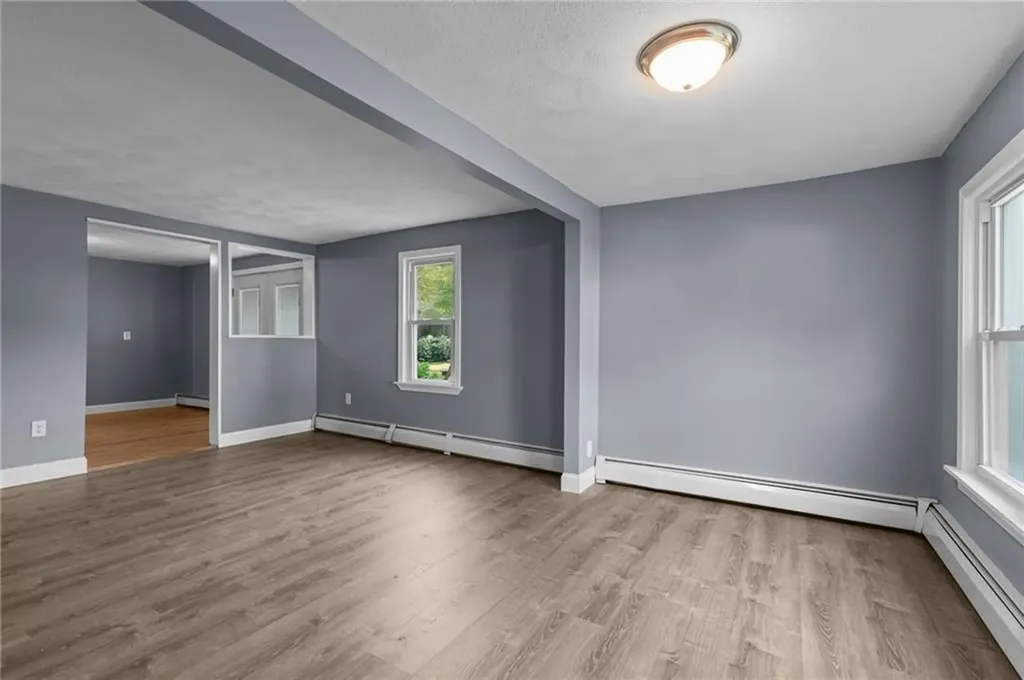 136 Riverside Avenue Warwick RI 02889
