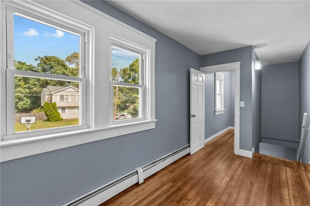 136 Riverside Avenue Warwick RI 02889