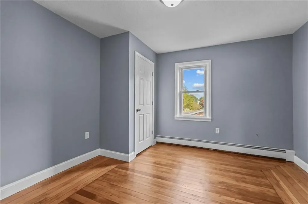 136 Riverside Avenue Warwick RI 02889