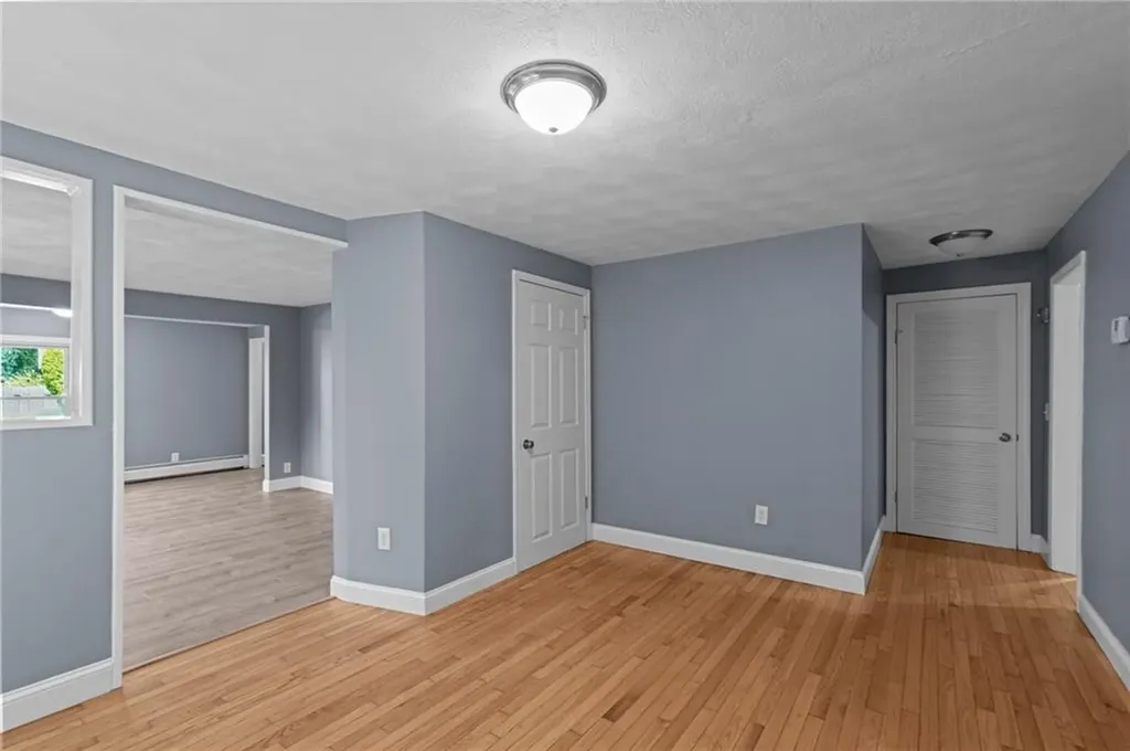 136 Riverside Avenue Warwick RI 02889