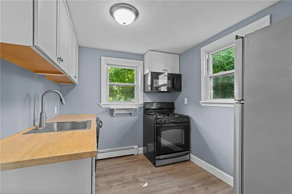 136 Riverside Avenue Warwick RI 02889
