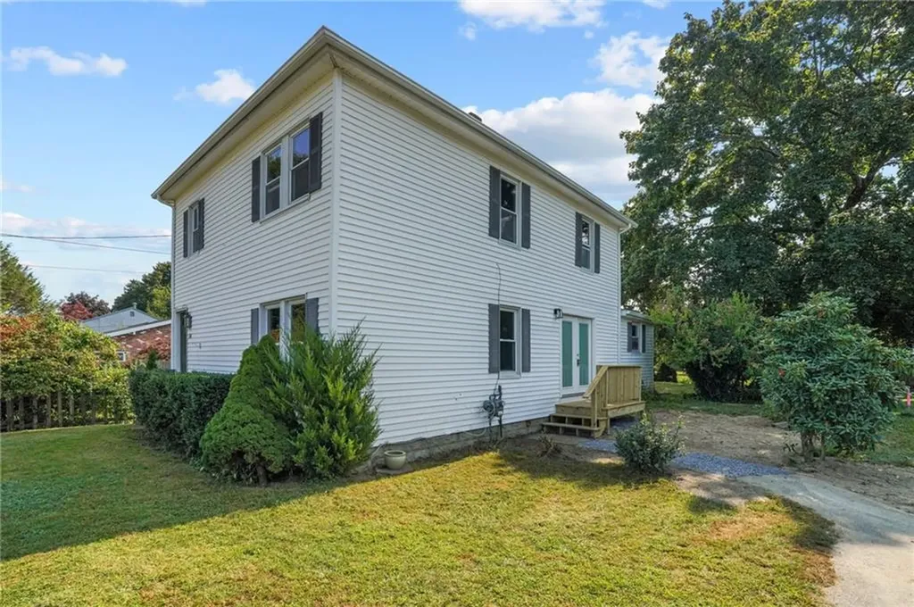 136 Riverside Avenue Warwick RI 02889