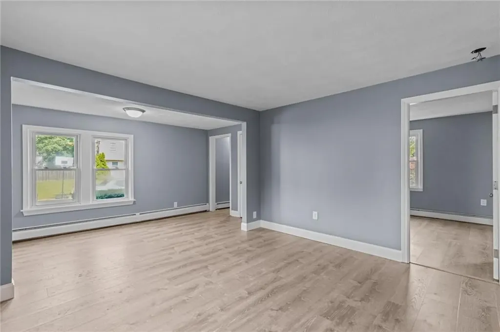 136 Riverside Avenue Warwick RI 02889