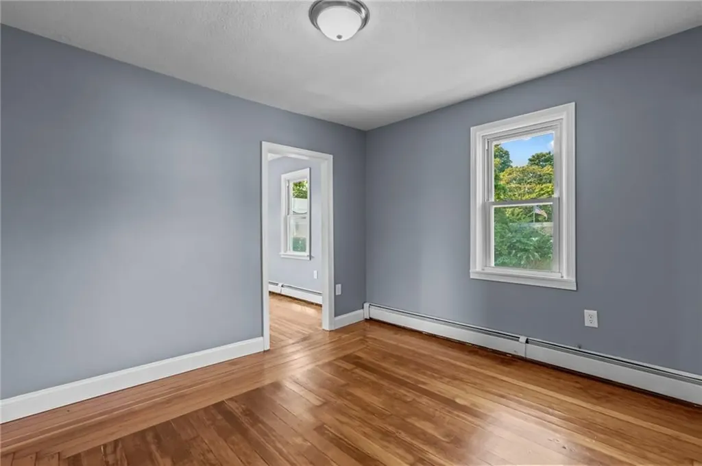 136 Riverside Avenue Warwick RI 02889