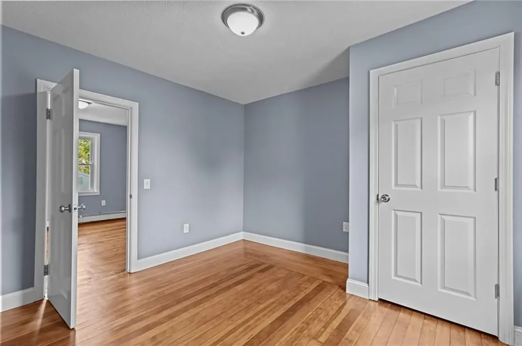136 Riverside Avenue Warwick RI 02889