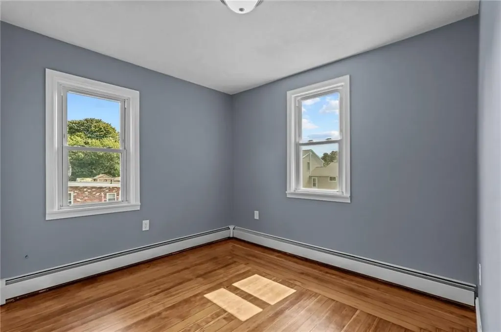 136 Riverside Avenue Warwick RI 02889