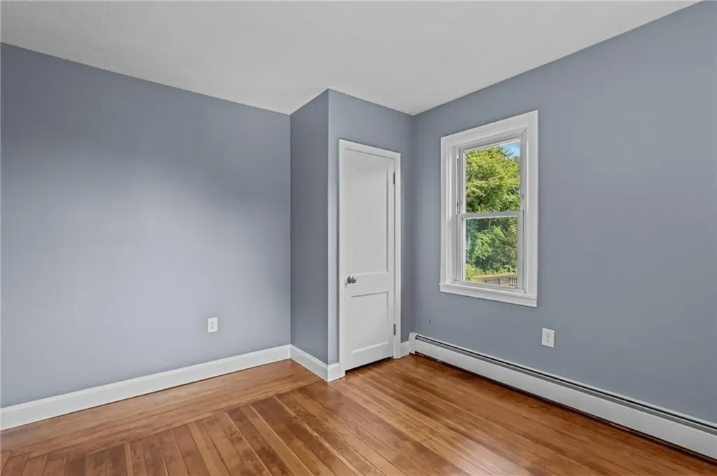 136 Riverside Avenue Warwick RI 02889