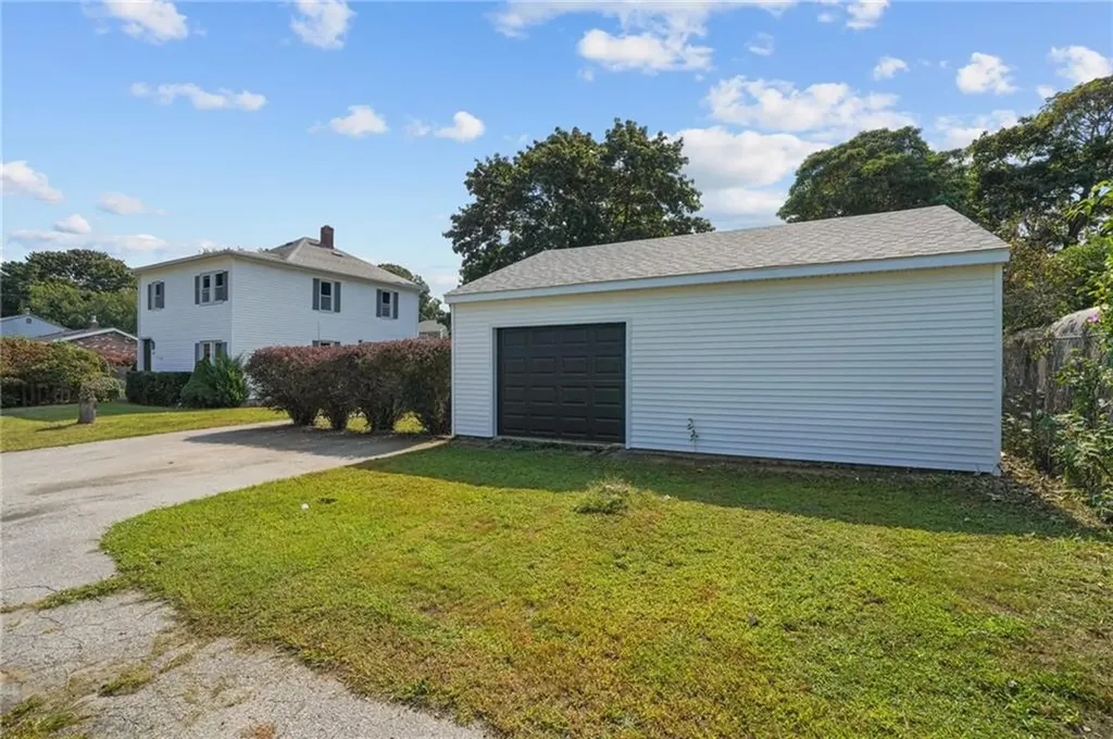 136 Riverside Avenue Warwick RI 02889