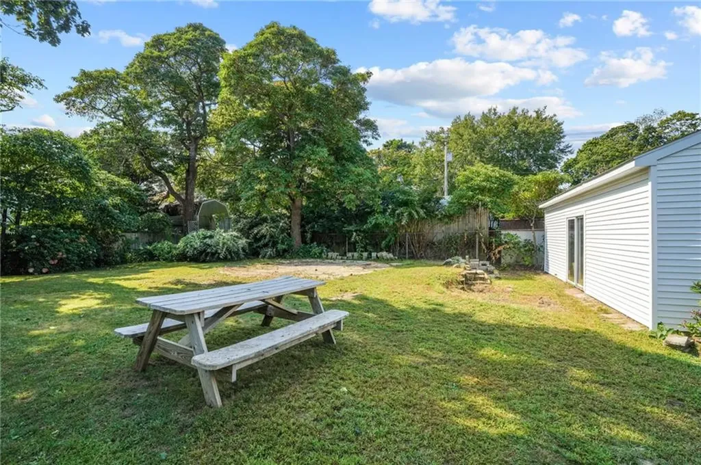 136 Riverside Avenue Warwick RI 02889