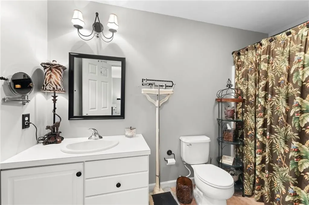 44 Castle Rocks Road Warwick RI 02886