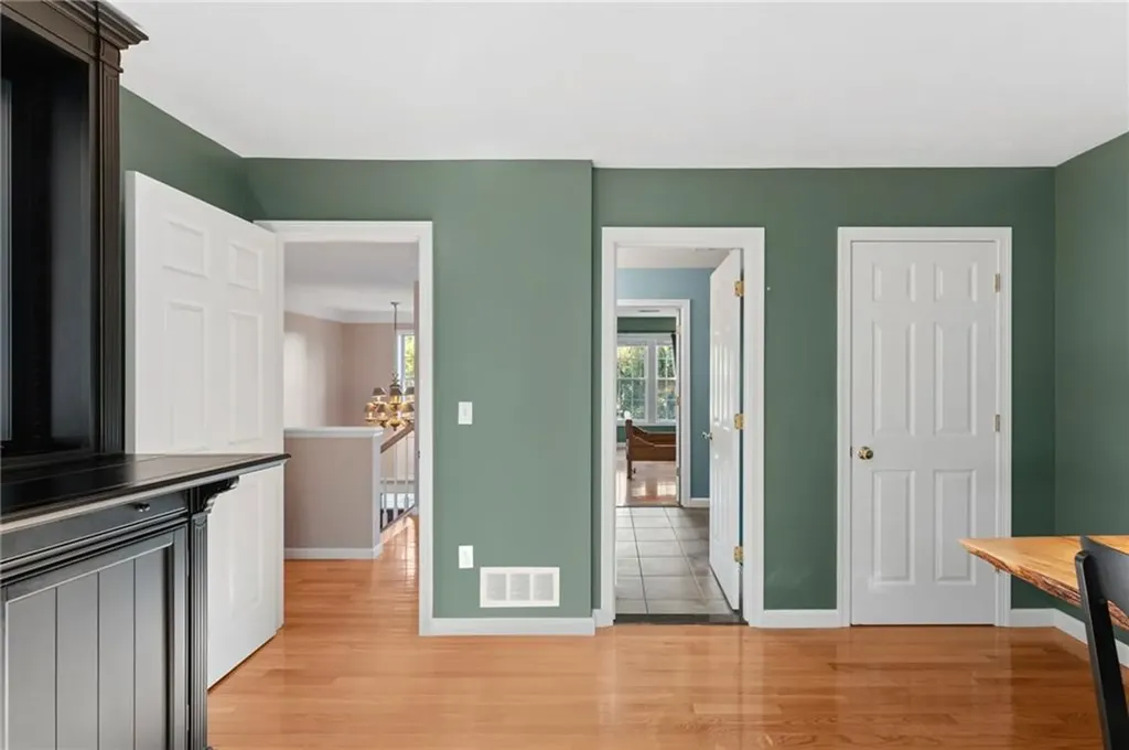 44 Castle Rocks Road Warwick RI 02886