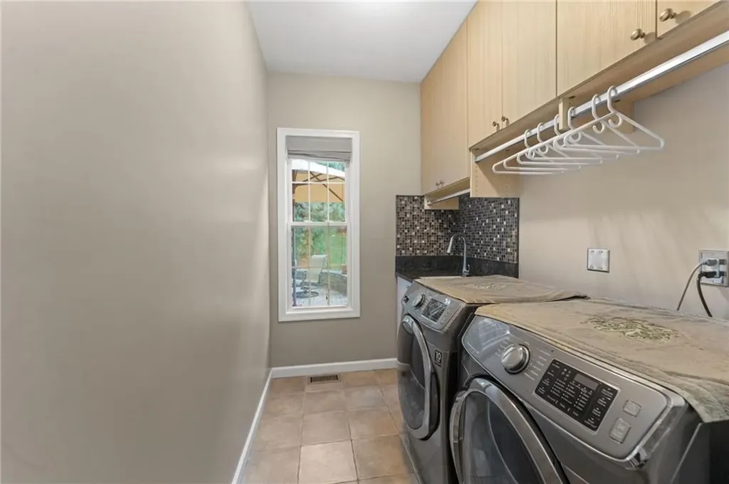 44 Castle Rocks Road Warwick RI 02886