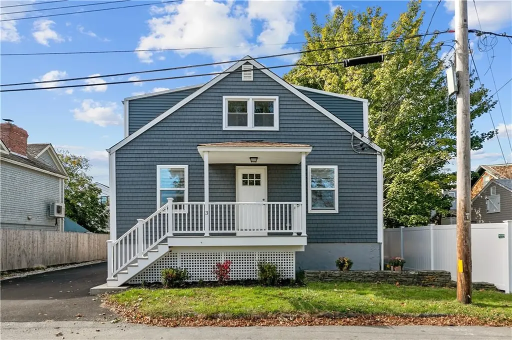 3 Clinton Street Newport RI 02840