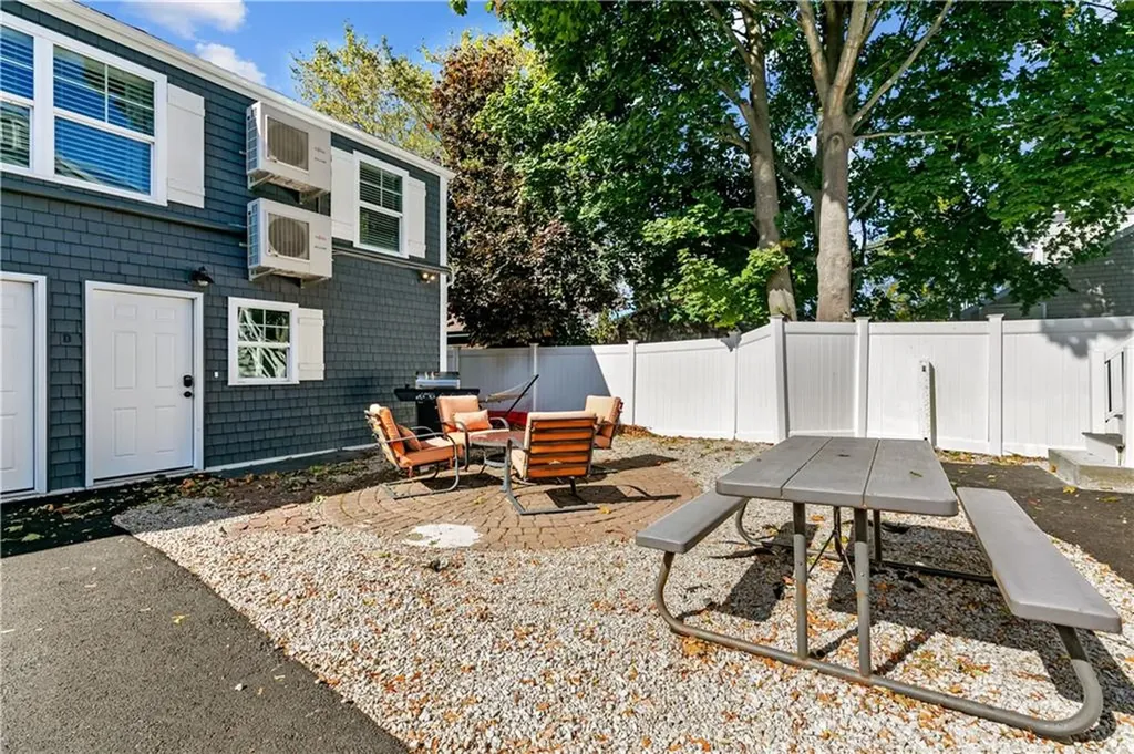 3 Clinton Street Newport RI 02840