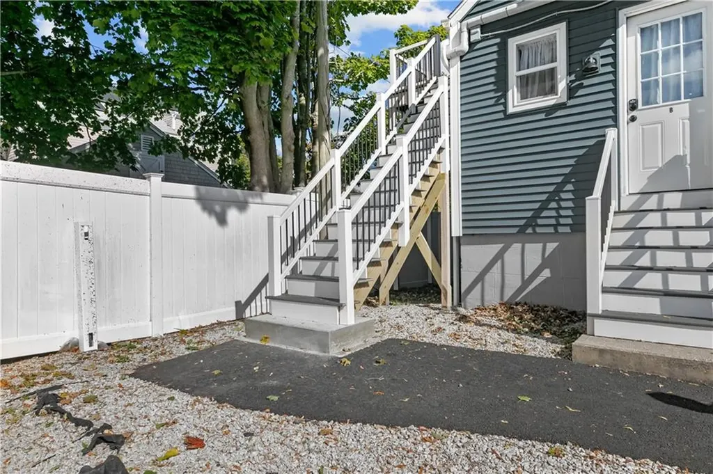 3 Clinton Street Newport RI 02840