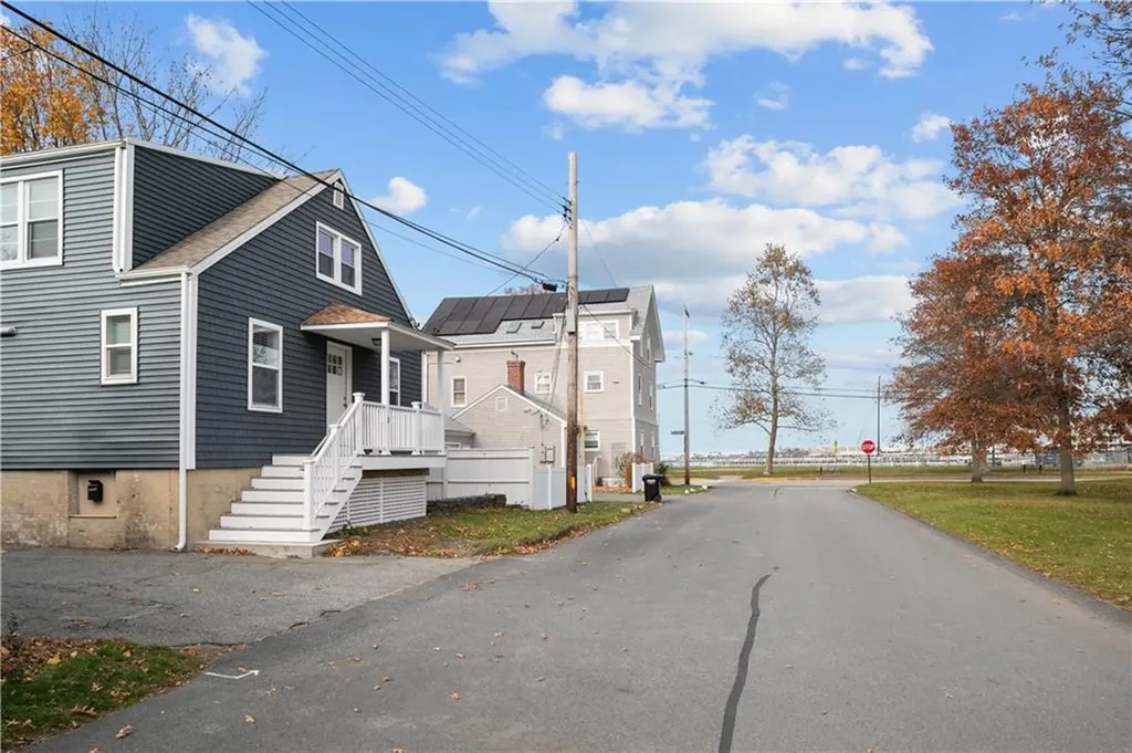 3 Clinton Street Newport RI 02840