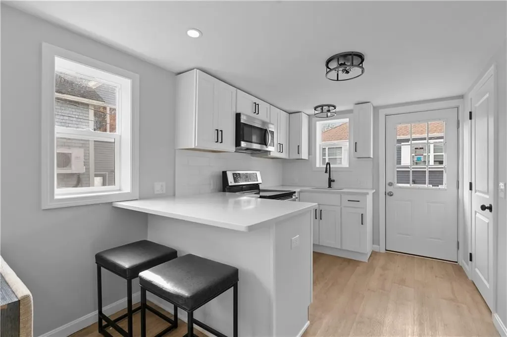 3 Clinton Street Newport RI 02840