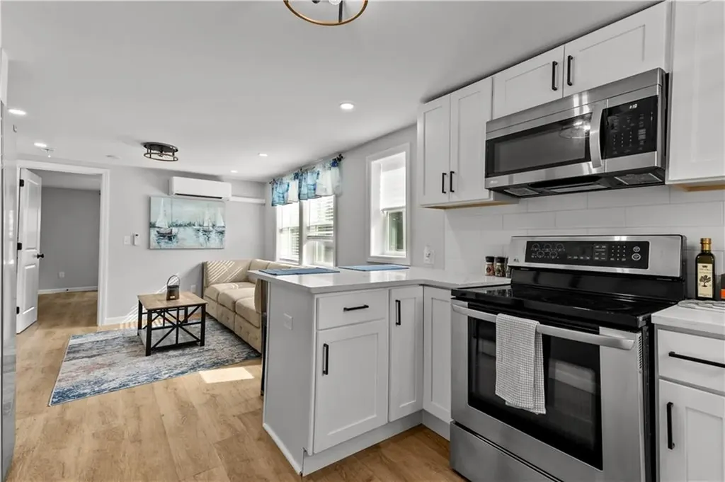3 Clinton Street Newport RI 02840
