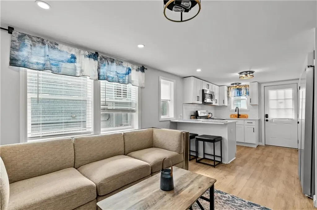 3 Clinton Street Newport RI 02840