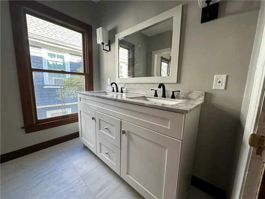 26 5 Calvert Street Newport RI 02840