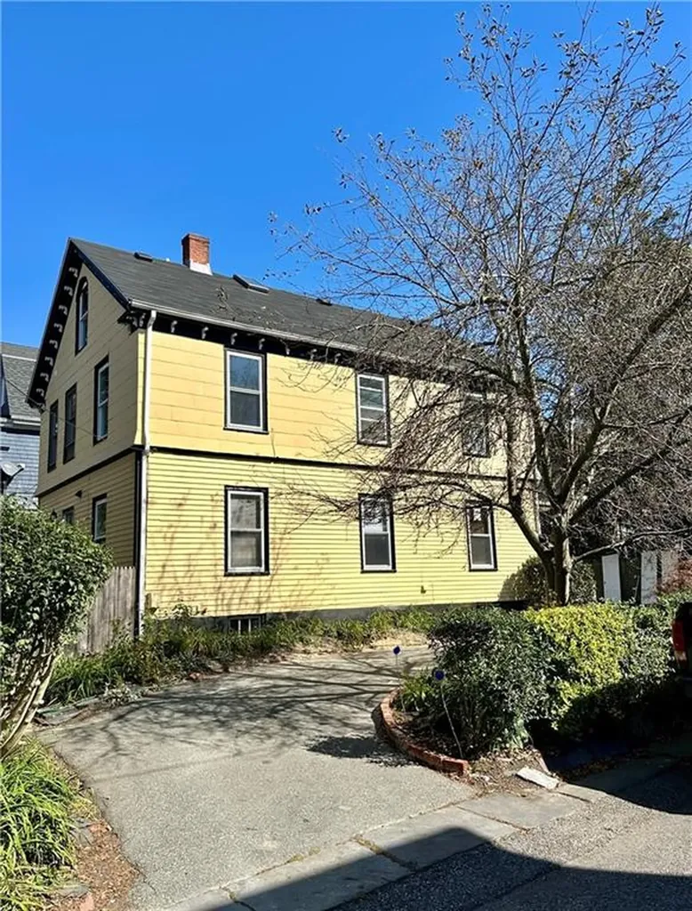 26 5 Calvert Street Newport RI 02840