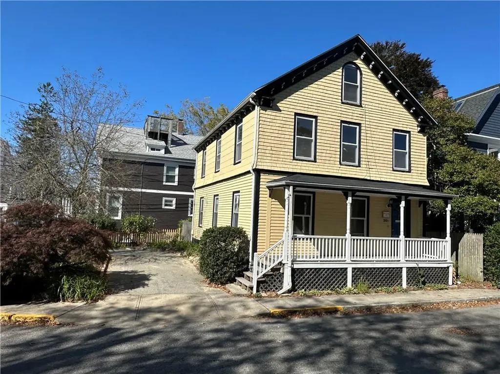 26 5 Calvert Street Newport RI 02840