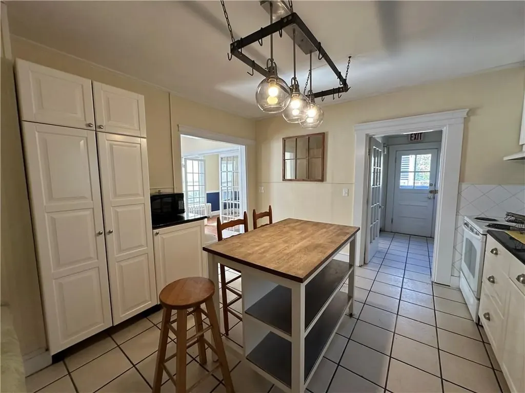 26 5 Calvert Street Newport RI 02840