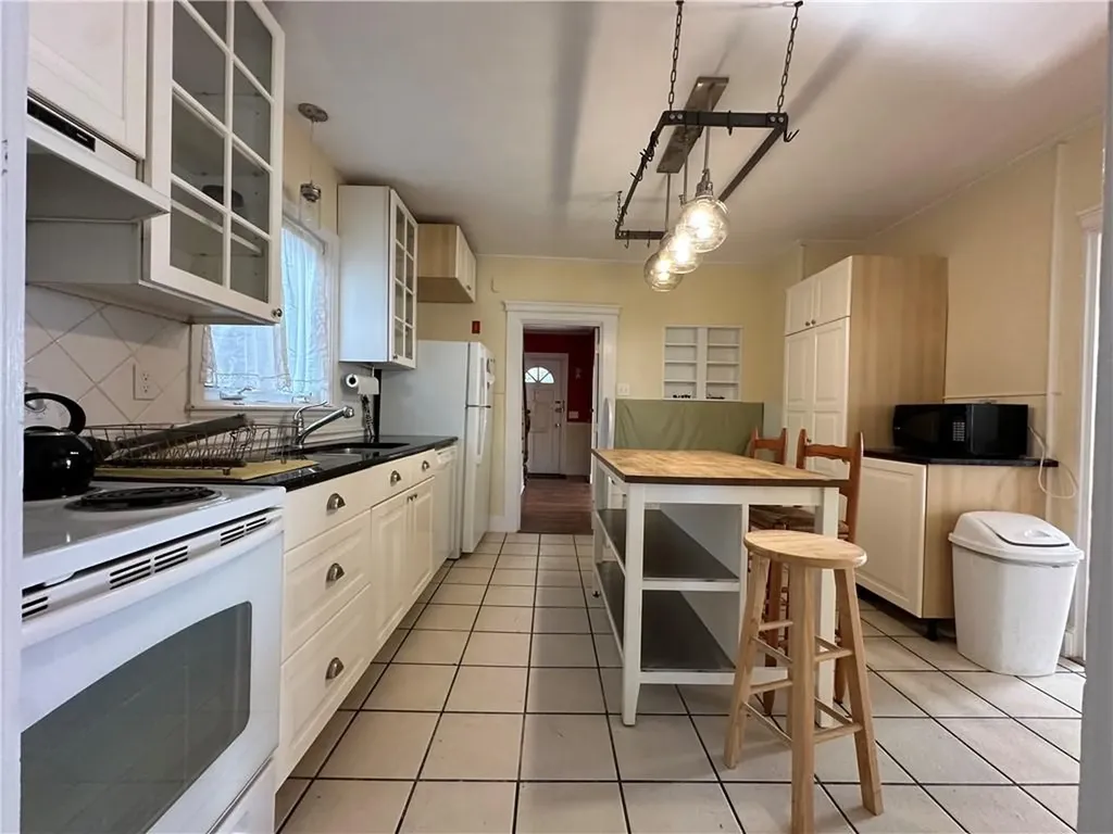 26 5 Calvert Street Newport RI 02840