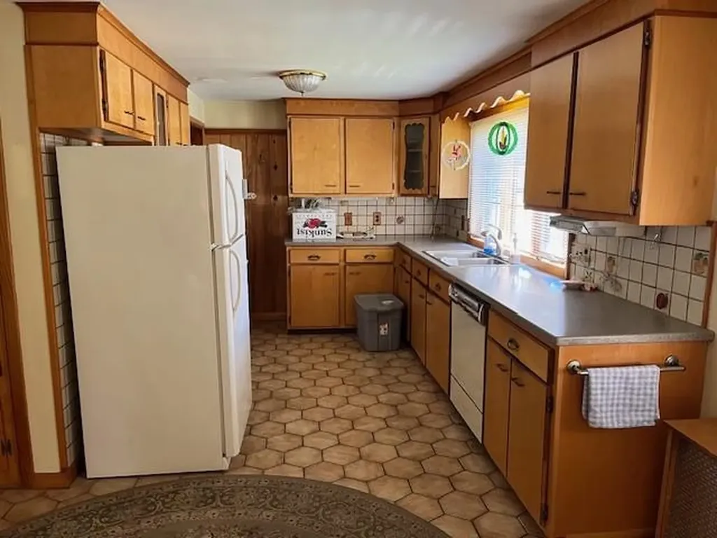 108 Pawtuxet Terrace West Warwick RI 02893