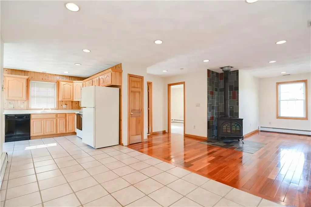 206 Shun Pike Johnston RI 02919