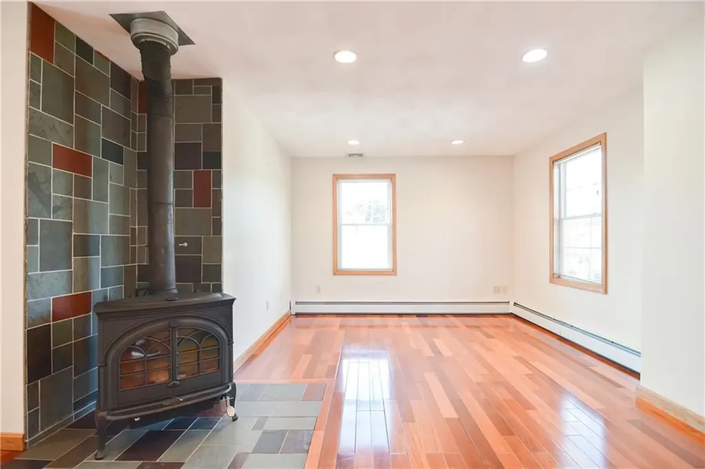 206 Shun Pike Johnston RI 02919