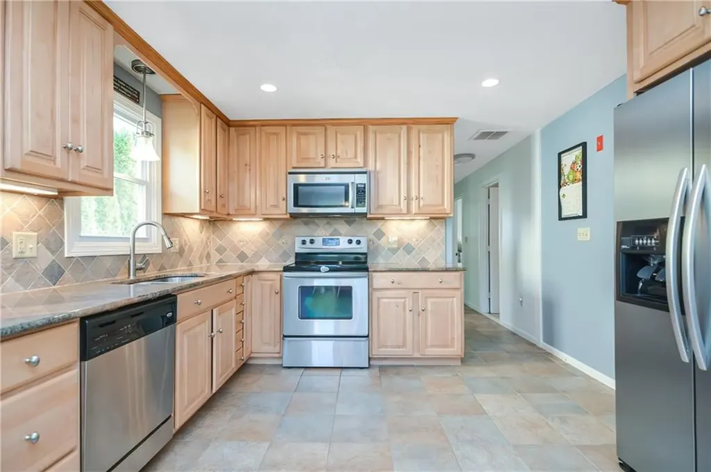 95 Achille Street Woonsocket RI 02895