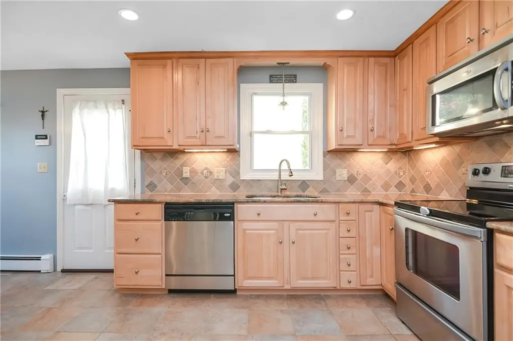 95 Achille Street Woonsocket RI 02895