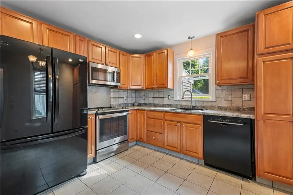 104 Beech Street Woonsocket RI 02895