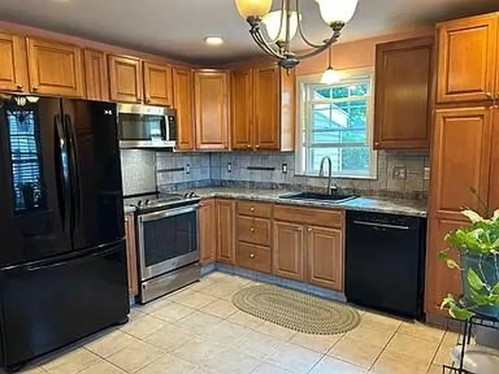 104 Beech Street Woonsocket RI 02895